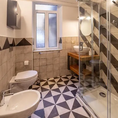 Design Flat Next Sorbillo On Tribunali St By Houseinnaples